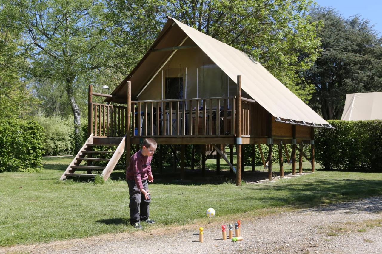 Camping Le Nid Du Parc Villars-les-Dombes Exteriör bild