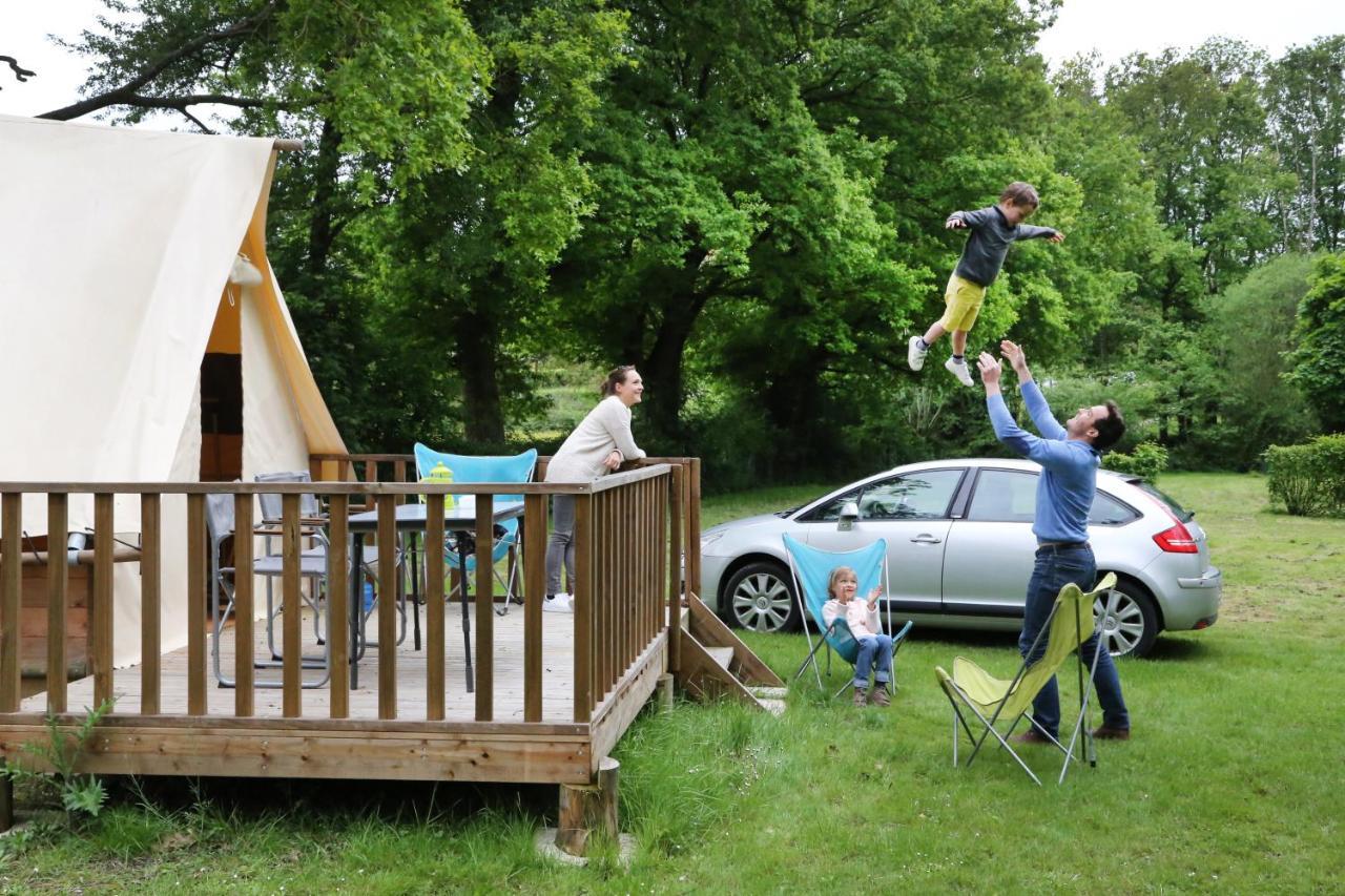 Camping Le Nid Du Parc Villars-les-Dombes Exteriör bild